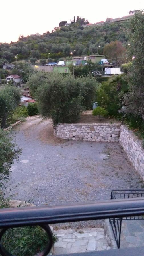 La Porta Del Sole Appartamento Nell'Oliveto Seborga Prensliği Dış mekan fotoğraf